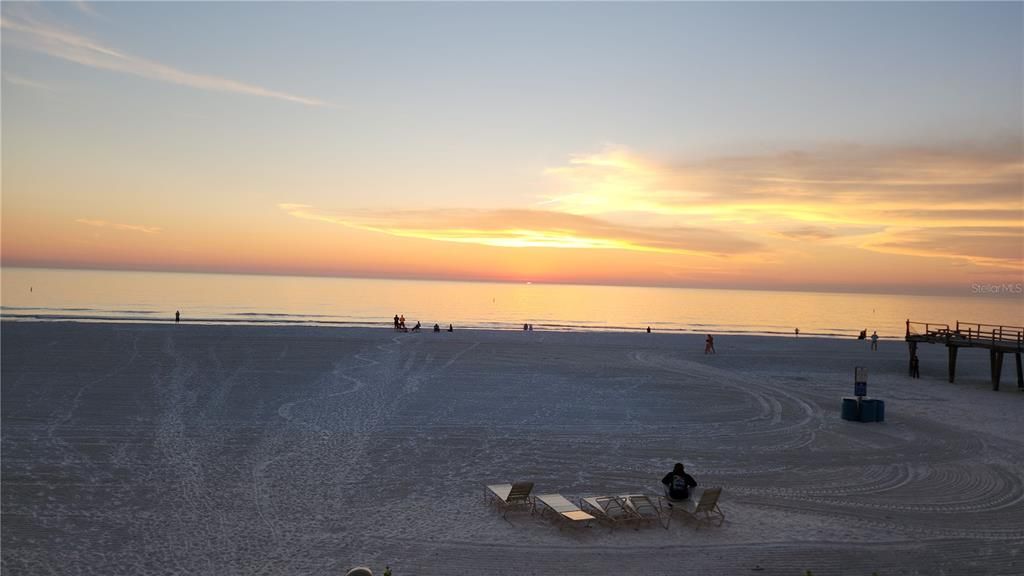 En Venta: $1,250,000 (3 camas, 3 baños, 1500 Pies cuadrados)