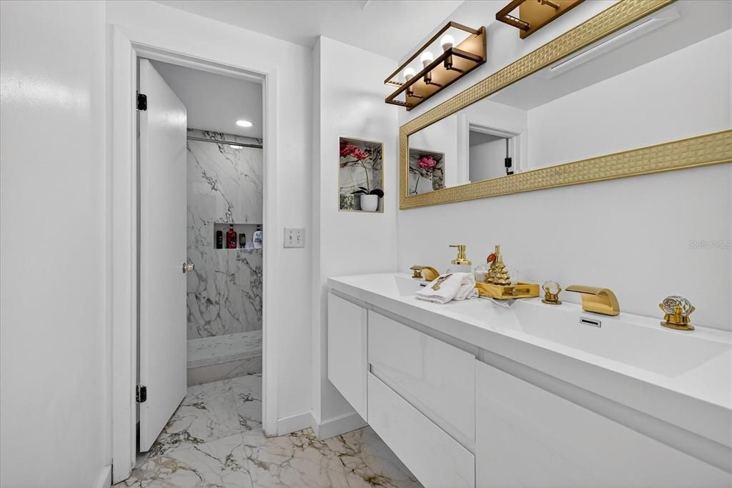 En Venta: $800,000 (5 camas, 3 baños, 2414 Pies cuadrados)