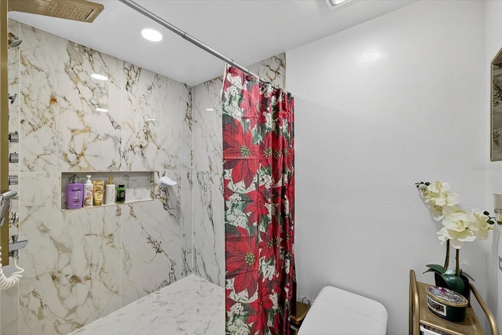 En Venta: $800,000 (5 camas, 3 baños, 2414 Pies cuadrados)