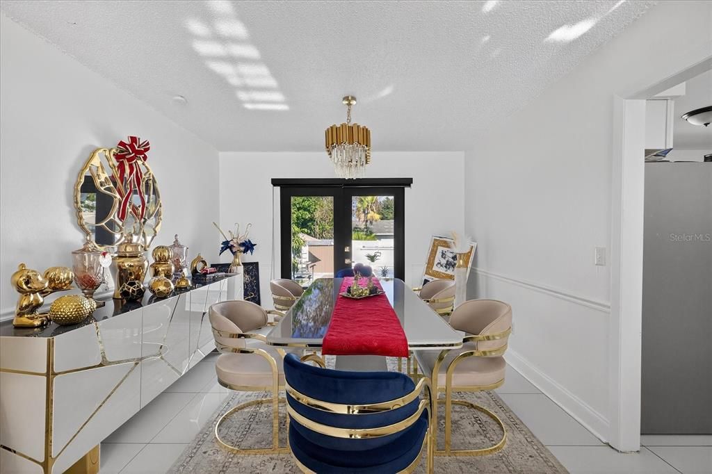 En Venta: $800,000 (5 camas, 3 baños, 2414 Pies cuadrados)