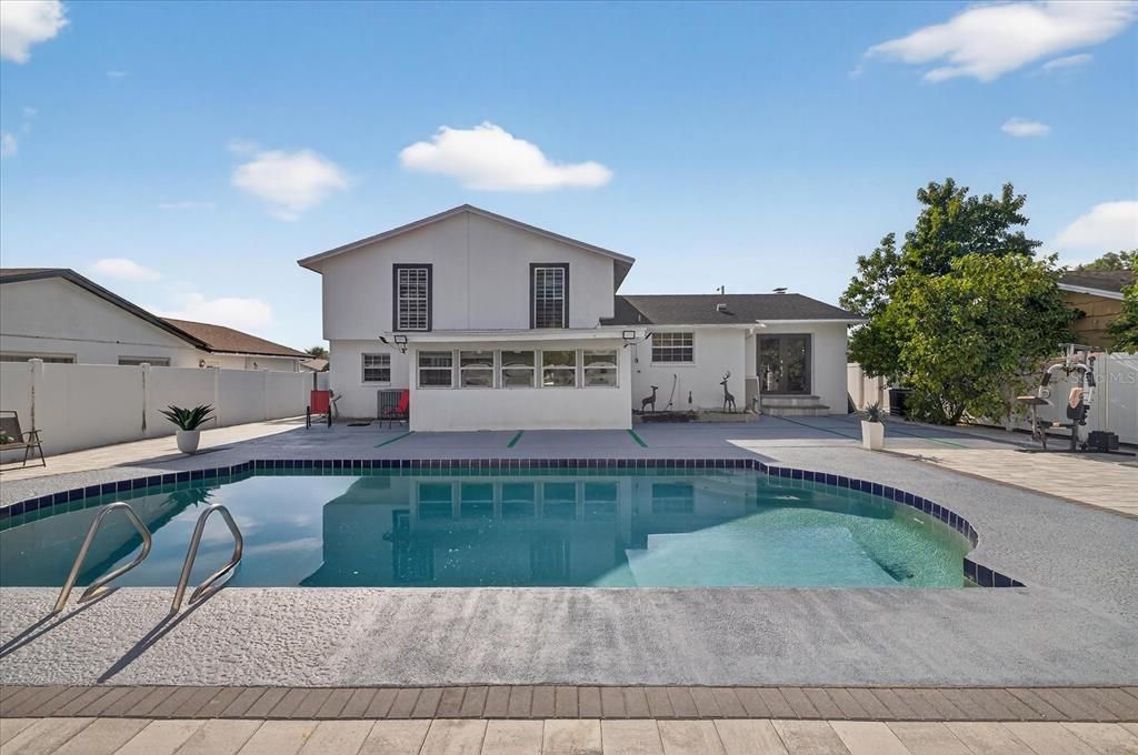 En Venta: $800,000 (5 camas, 3 baños, 2414 Pies cuadrados)