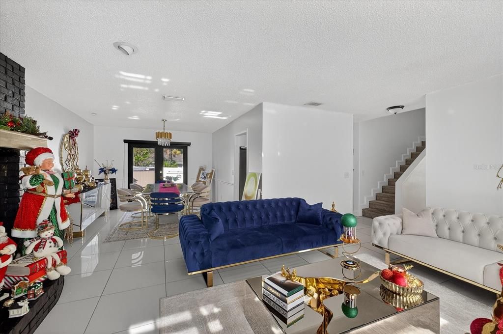 En Venta: $800,000 (5 camas, 3 baños, 2414 Pies cuadrados)