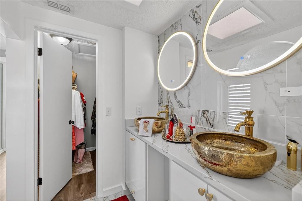 En Venta: $800,000 (5 camas, 3 baños, 2414 Pies cuadrados)