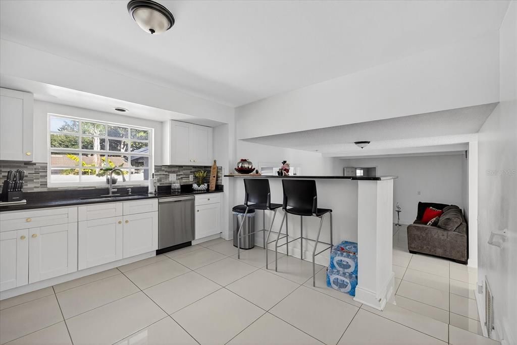 En Venta: $800,000 (5 camas, 3 baños, 2414 Pies cuadrados)