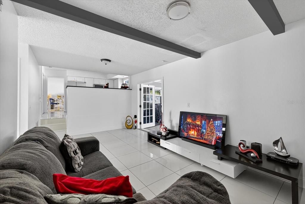 En Venta: $800,000 (5 camas, 3 baños, 2414 Pies cuadrados)