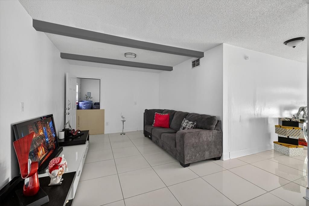 En Venta: $800,000 (5 camas, 3 baños, 2414 Pies cuadrados)