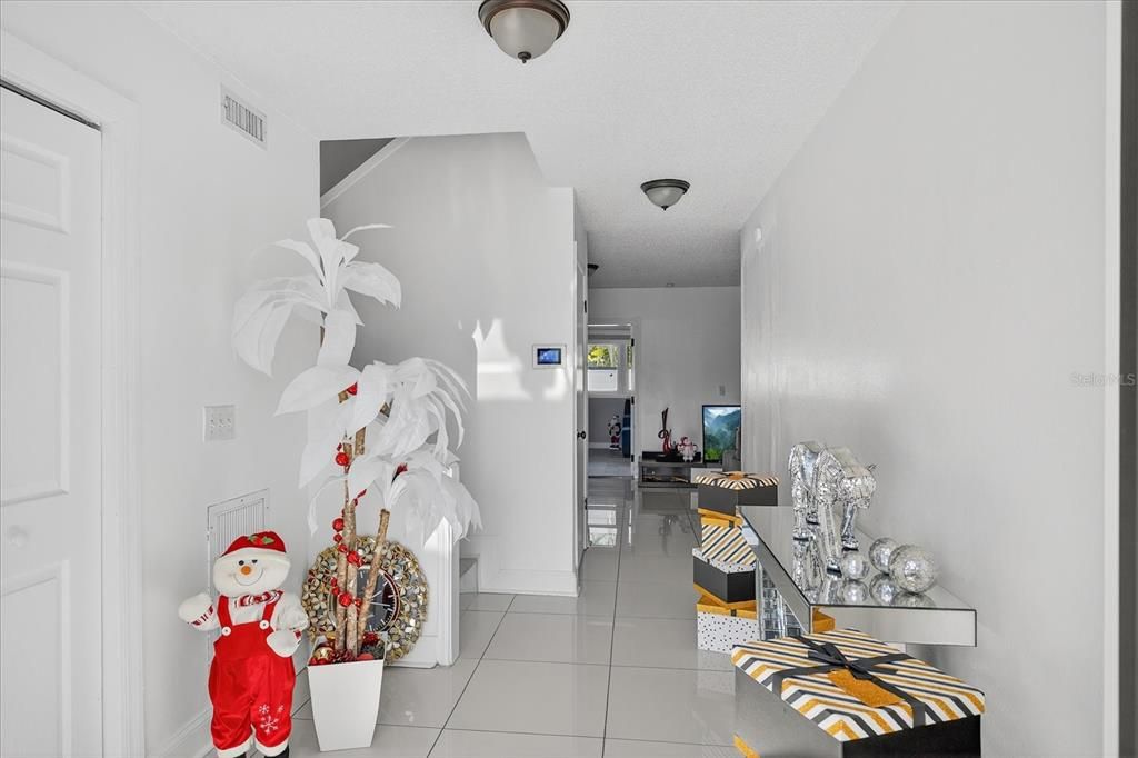 En Venta: $800,000 (5 camas, 3 baños, 2414 Pies cuadrados)