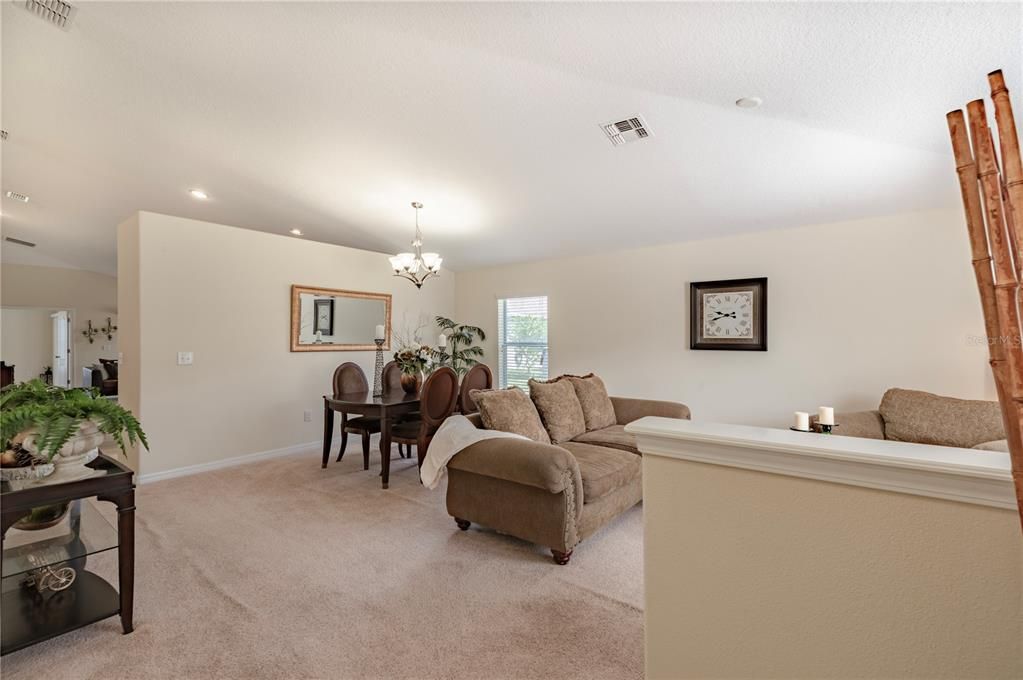 En Venta: $375,000 (3 camas, 2 baños, 2062 Pies cuadrados)