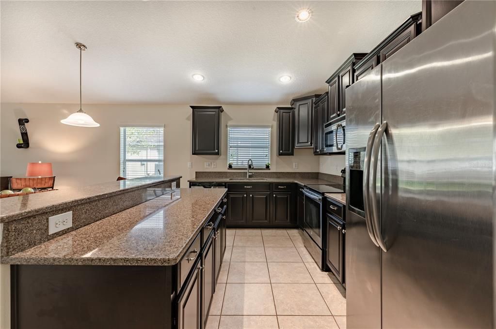 En Venta: $375,000 (3 camas, 2 baños, 2062 Pies cuadrados)