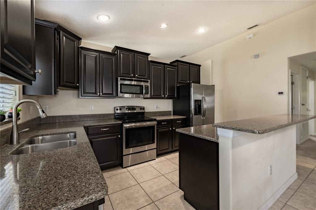 En Venta: $375,000 (3 camas, 2 baños, 2062 Pies cuadrados)