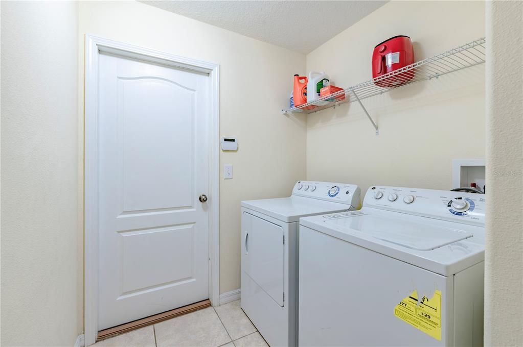 En Venta: $375,000 (3 camas, 2 baños, 2062 Pies cuadrados)