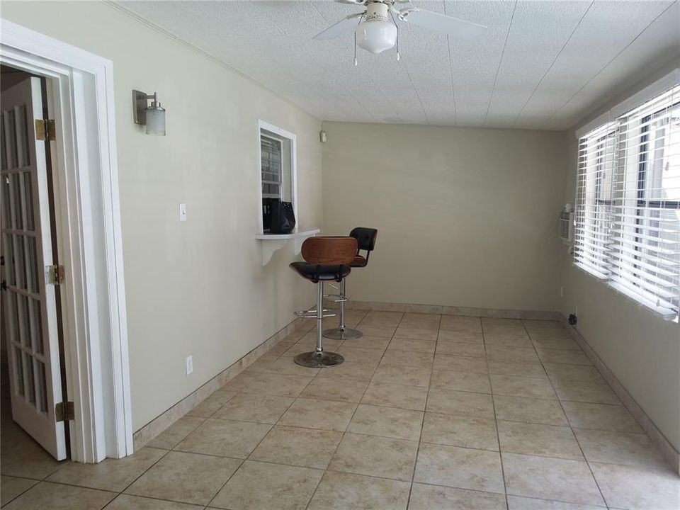 For Rent: $2,400 (4 beds, 2 baths, 1798 Square Feet)