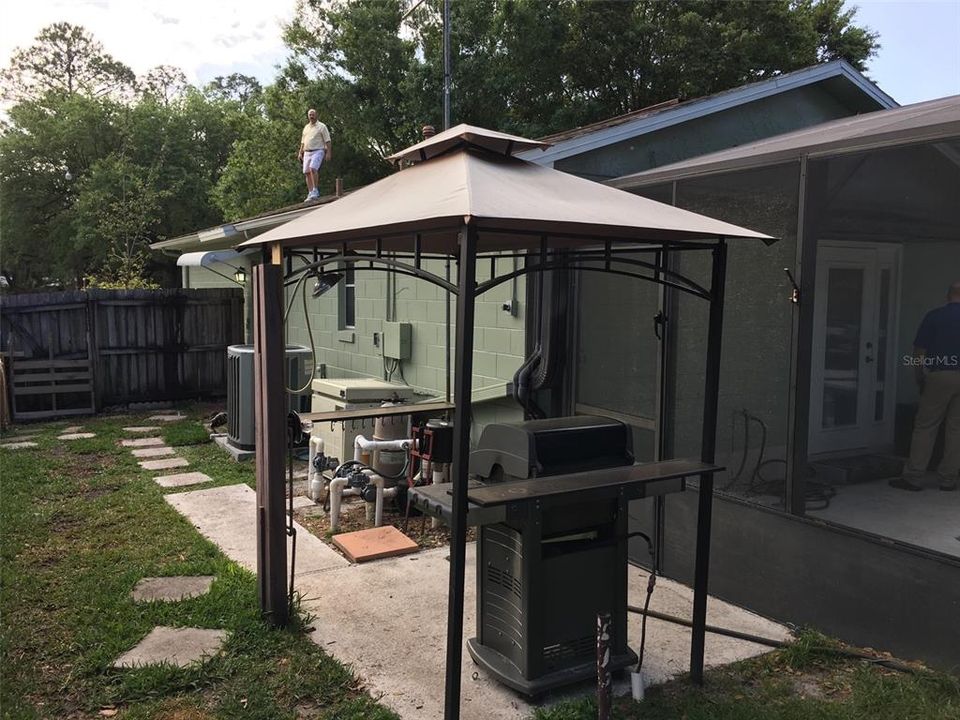 For Rent: $2,400 (4 beds, 2 baths, 1798 Square Feet)