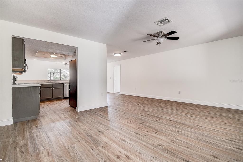 待售: $499,000 (3 贝兹, 2 浴室, 2001 平方英尺)