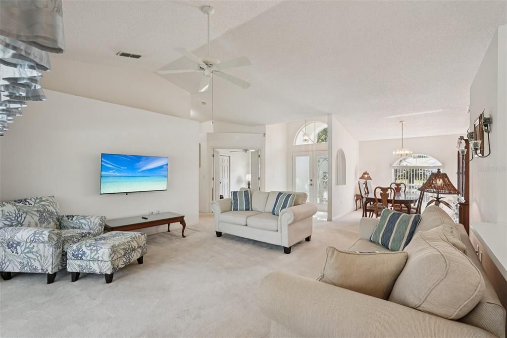 En Venta: $425,000 (3 camas, 2 baños, 1806 Pies cuadrados)