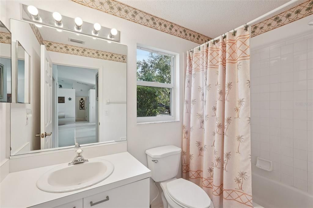 En Venta: $425,000 (3 camas, 2 baños, 1806 Pies cuadrados)