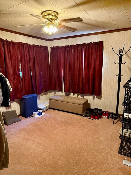 На продажу: $599,900 (4 спален, 2 ванн, 2120 Квадратных фут)