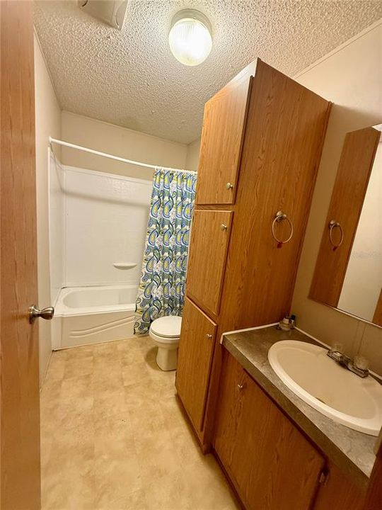 На продажу: $599,900 (4 спален, 2 ванн, 2120 Квадратных фут)