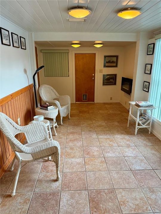 На продажу: $599,900 (4 спален, 2 ванн, 2120 Квадратных фут)