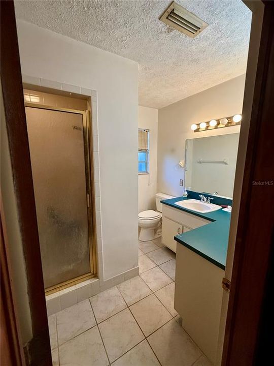 На продажу: $599,900 (4 спален, 2 ванн, 2120 Квадратных фут)