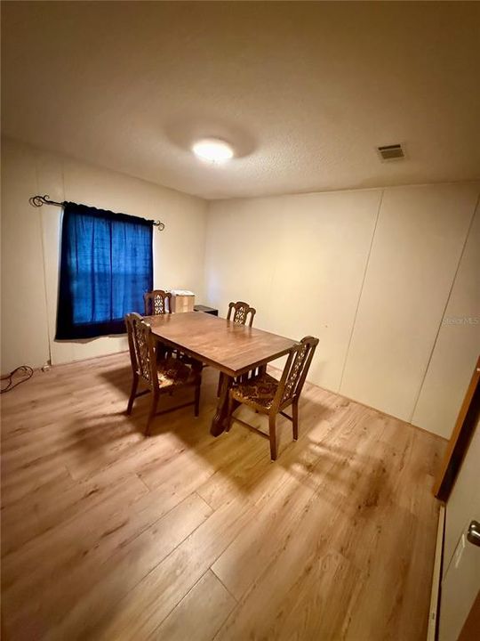 На продажу: $599,900 (4 спален, 2 ванн, 2120 Квадратных фут)