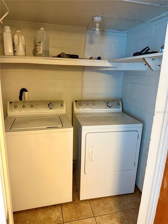 На продажу: $599,900 (4 спален, 2 ванн, 2120 Квадратных фут)