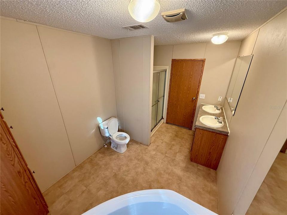 На продажу: $599,900 (4 спален, 2 ванн, 2120 Квадратных фут)