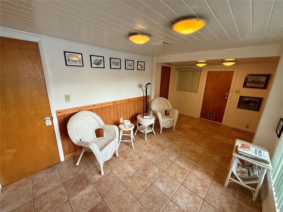 На продажу: $599,900 (4 спален, 2 ванн, 2120 Квадратных фут)