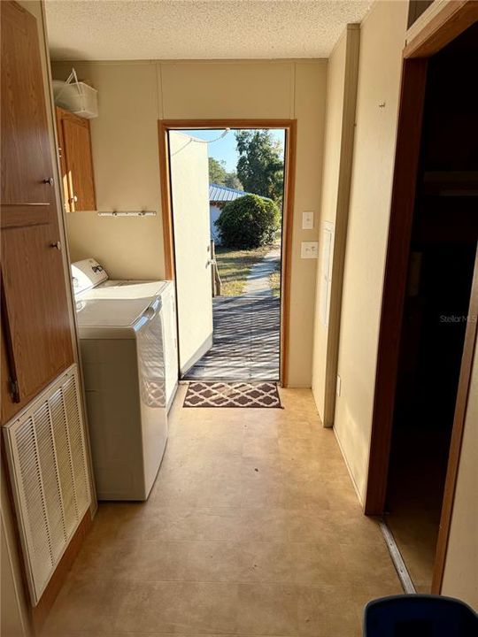 На продажу: $599,900 (4 спален, 2 ванн, 2120 Квадратных фут)