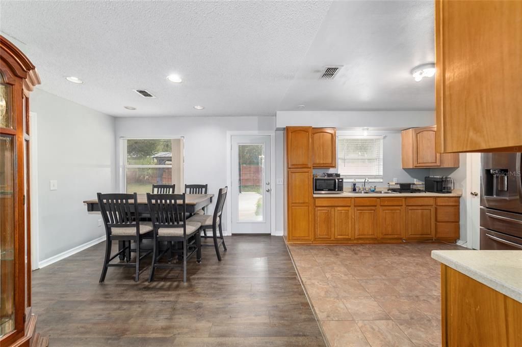 For Sale: $239,900 (4 beds, 2 baths, 1388 Square Feet)