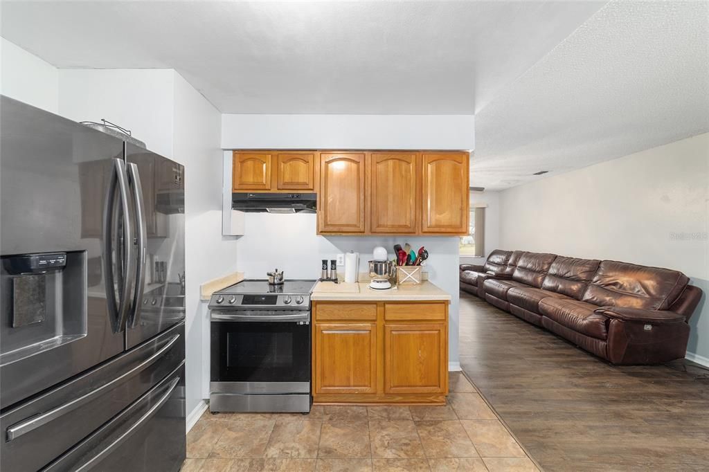 For Sale: $239,900 (4 beds, 2 baths, 1388 Square Feet)