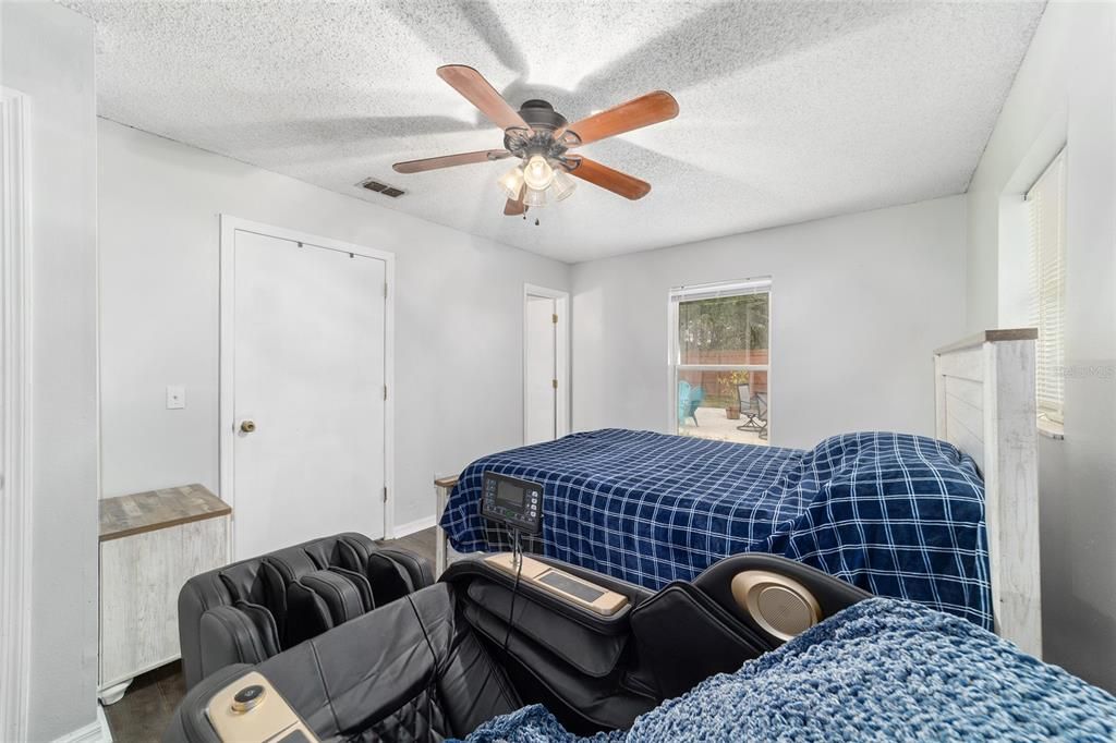 For Sale: $239,900 (4 beds, 2 baths, 1388 Square Feet)