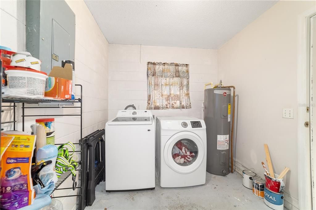 For Sale: $239,900 (4 beds, 2 baths, 1388 Square Feet)