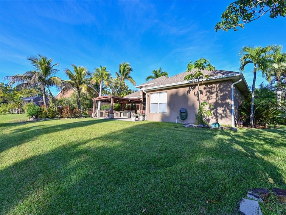 For Sale: $570,000 (4 beds, 2 baths, 2847 Square Feet)