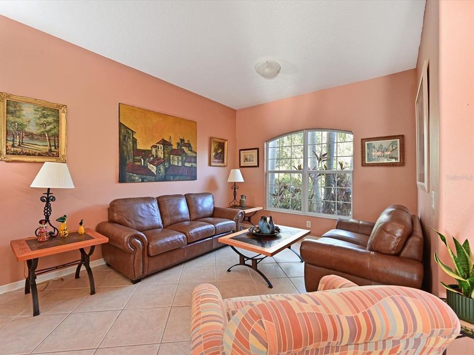 For Sale: $570,000 (4 beds, 2 baths, 2847 Square Feet)