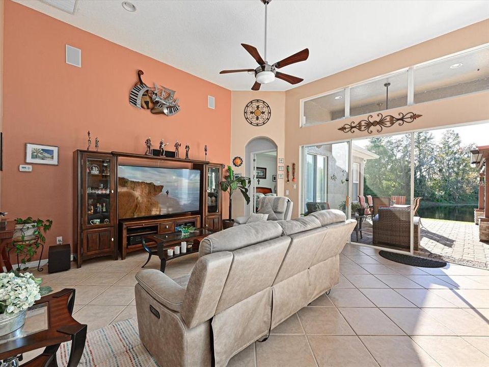 For Sale: $570,000 (4 beds, 2 baths, 2847 Square Feet)