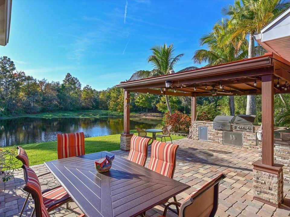 For Sale: $570,000 (4 beds, 2 baths, 2847 Square Feet)