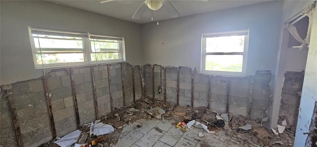 На продажу: $150,000 (4 спален, 2 ванн, 1400 Квадратных фут)