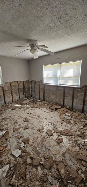 На продажу: $150,000 (4 спален, 2 ванн, 1400 Квадратных фут)