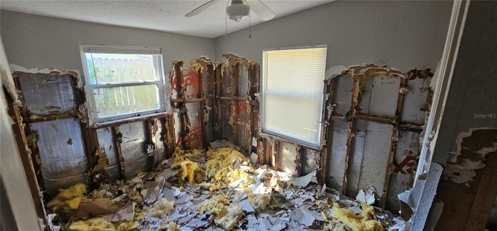 На продажу: $150,000 (4 спален, 2 ванн, 1400 Квадратных фут)