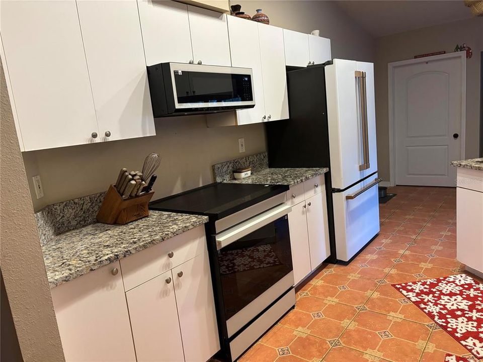 En Venta: $524,900 (4 camas, 2 baños, 2708 Pies cuadrados)