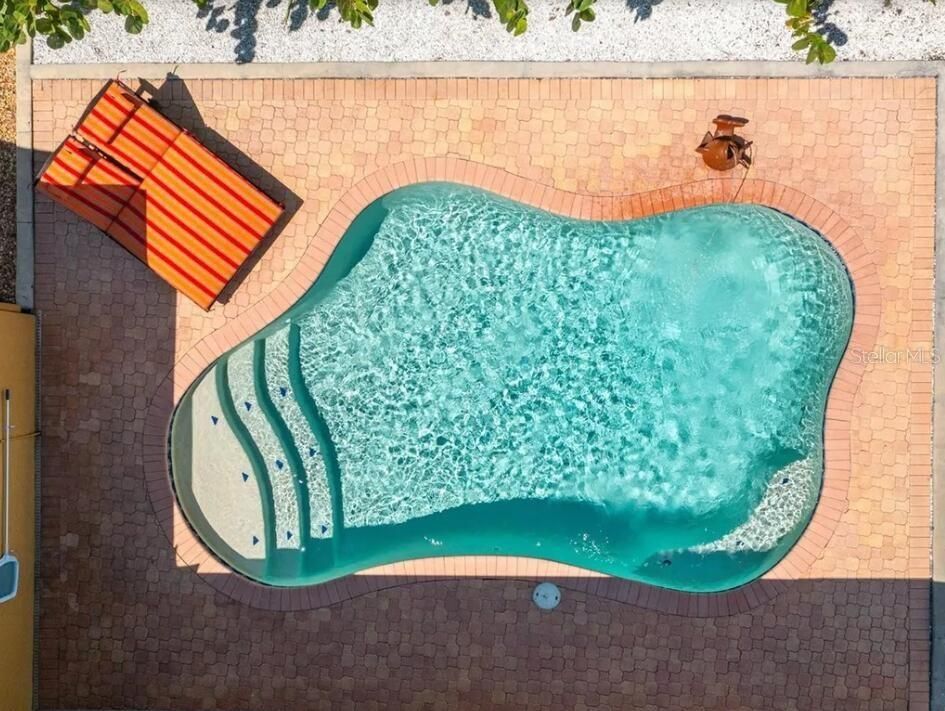 En Venta: $524,900 (4 camas, 2 baños, 2708 Pies cuadrados)