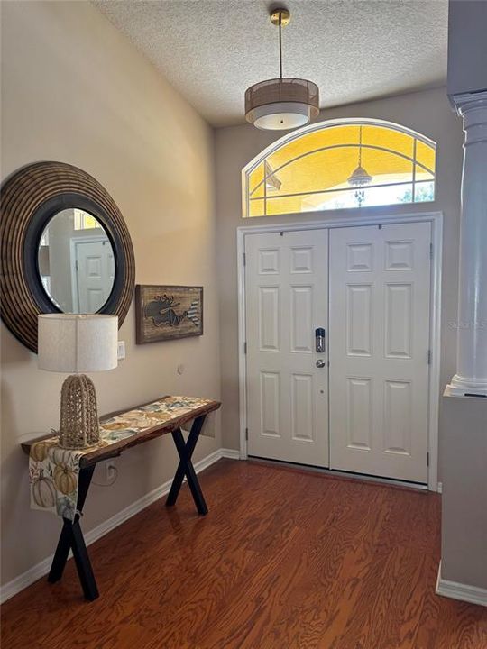 En Venta: $524,900 (4 camas, 2 baños, 2708 Pies cuadrados)