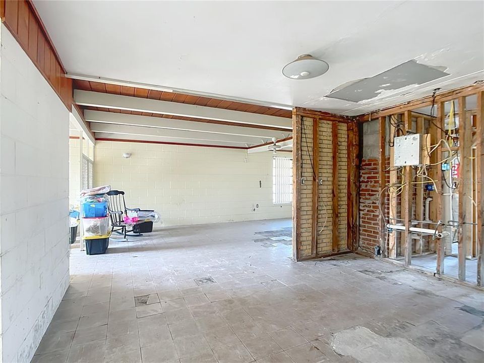 En Venta: $395,000 (2 camas, 1 baños, 1363 Pies cuadrados)