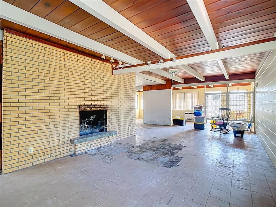 En Venta: $395,000 (2 camas, 1 baños, 1363 Pies cuadrados)