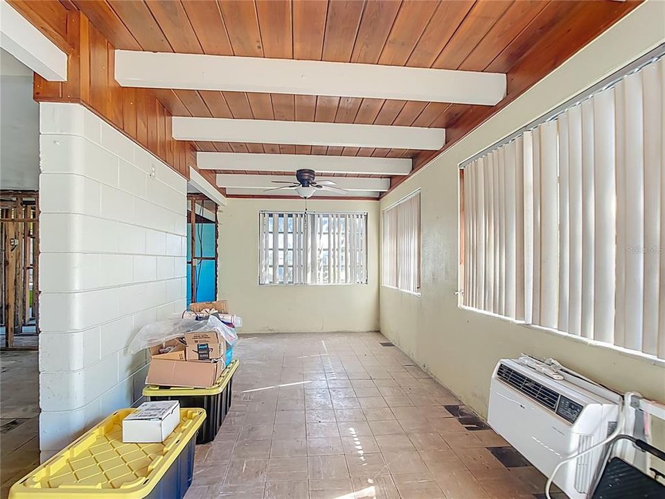 En Venta: $395,000 (2 camas, 1 baños, 1363 Pies cuadrados)