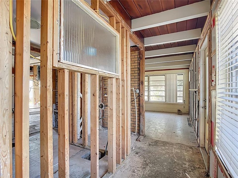 En Venta: $395,000 (2 camas, 1 baños, 1363 Pies cuadrados)