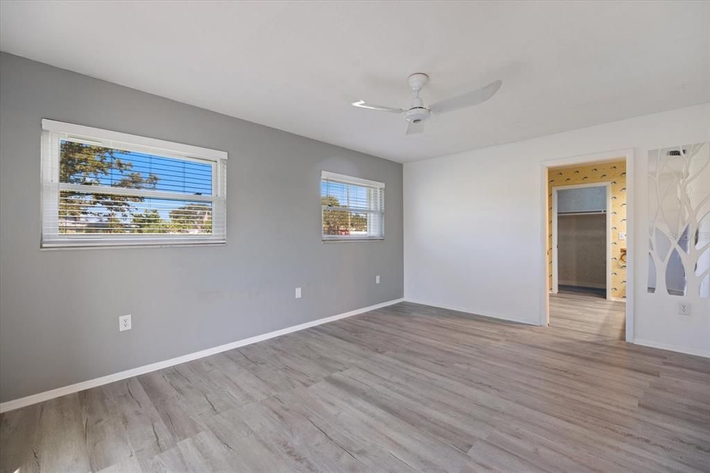 For Sale: $298,500 (2 beds, 2 baths, 1290 Square Feet)