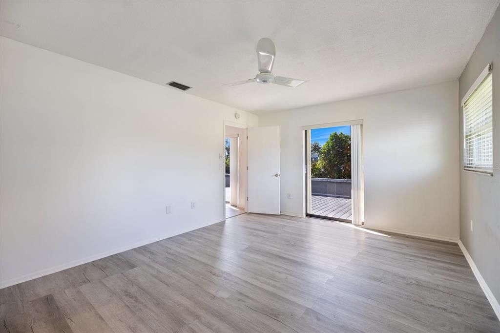 For Sale: $298,500 (2 beds, 2 baths, 1290 Square Feet)