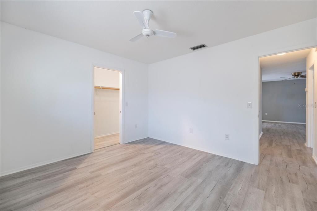 For Sale: $298,500 (2 beds, 2 baths, 1290 Square Feet)